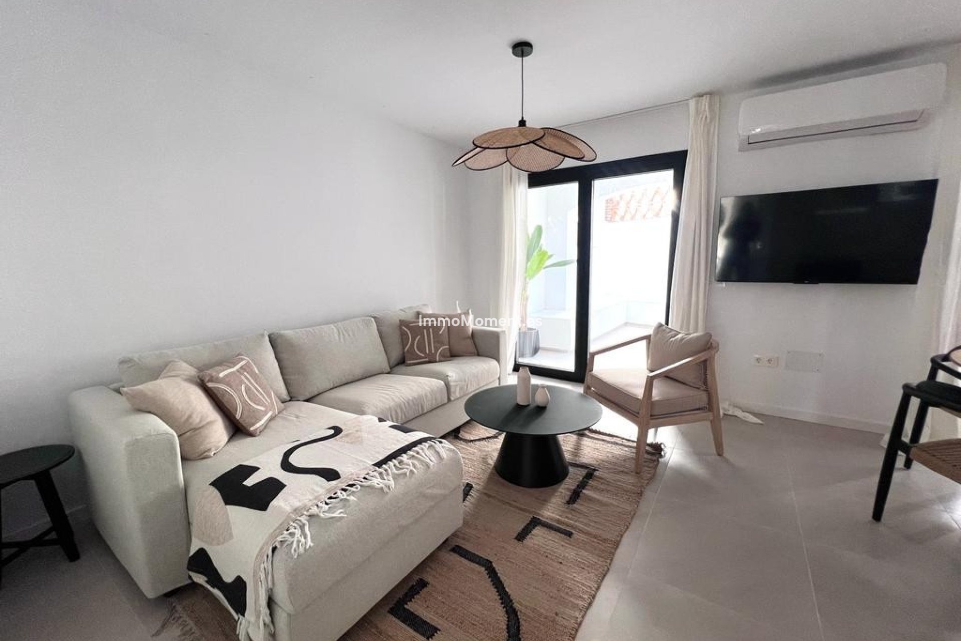 Resale - Apartment - Marbella - Nueva Andalucía