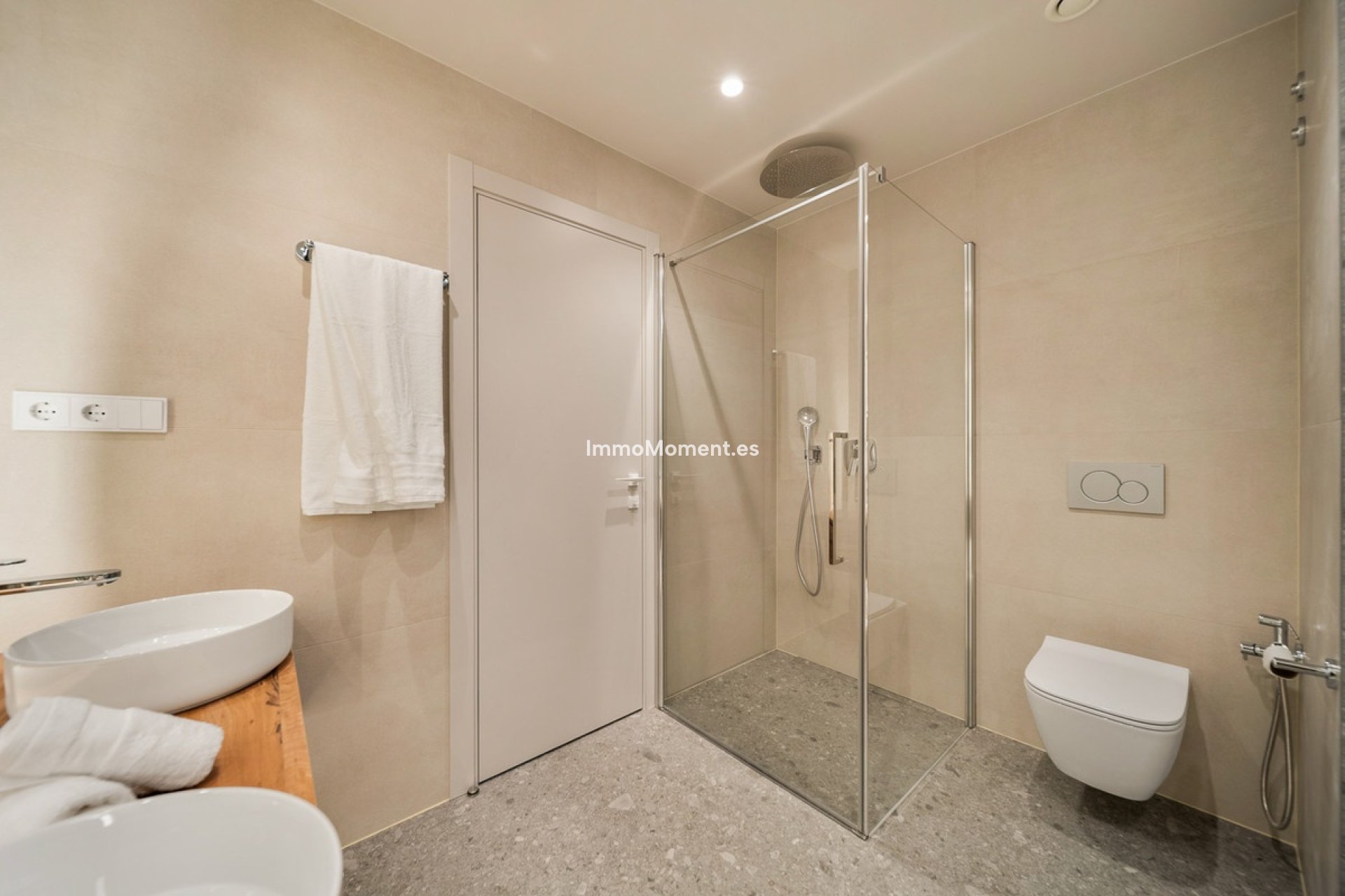 Resale - Apartment - Marbella - Nueva Andalucía