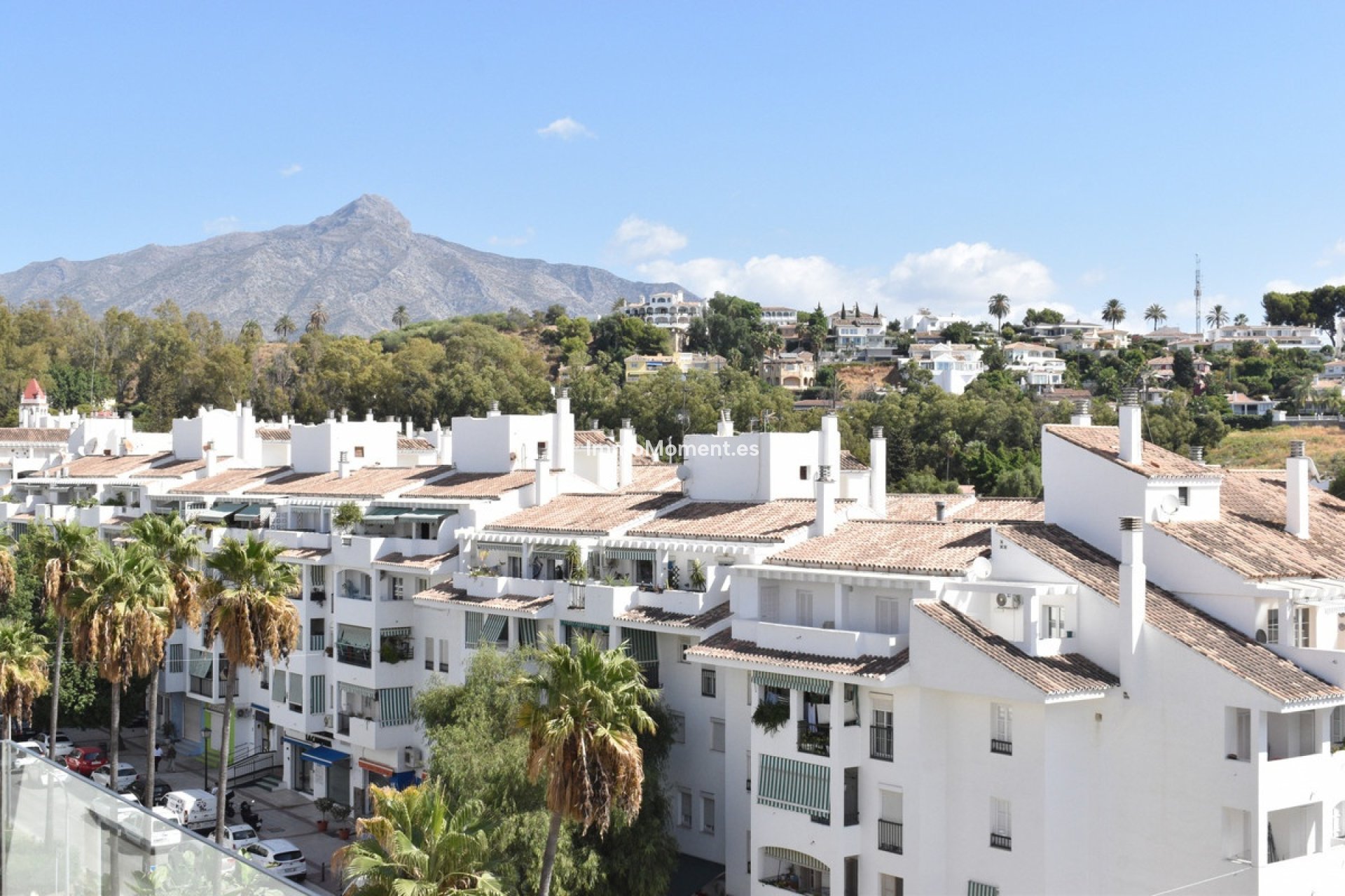 Resale - Apartment - Marbella - Nueva Andalucía