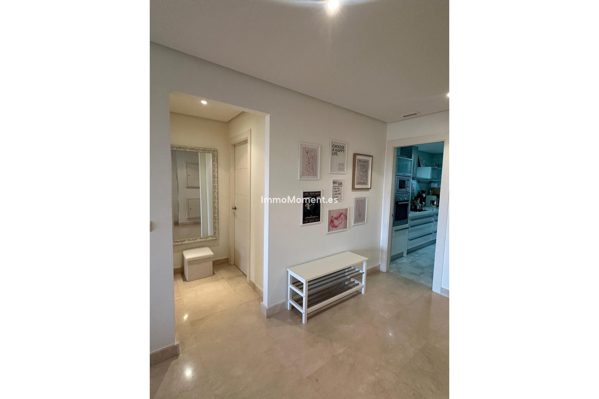 Resale - Apartment - Marbella - Nueva Andalucía