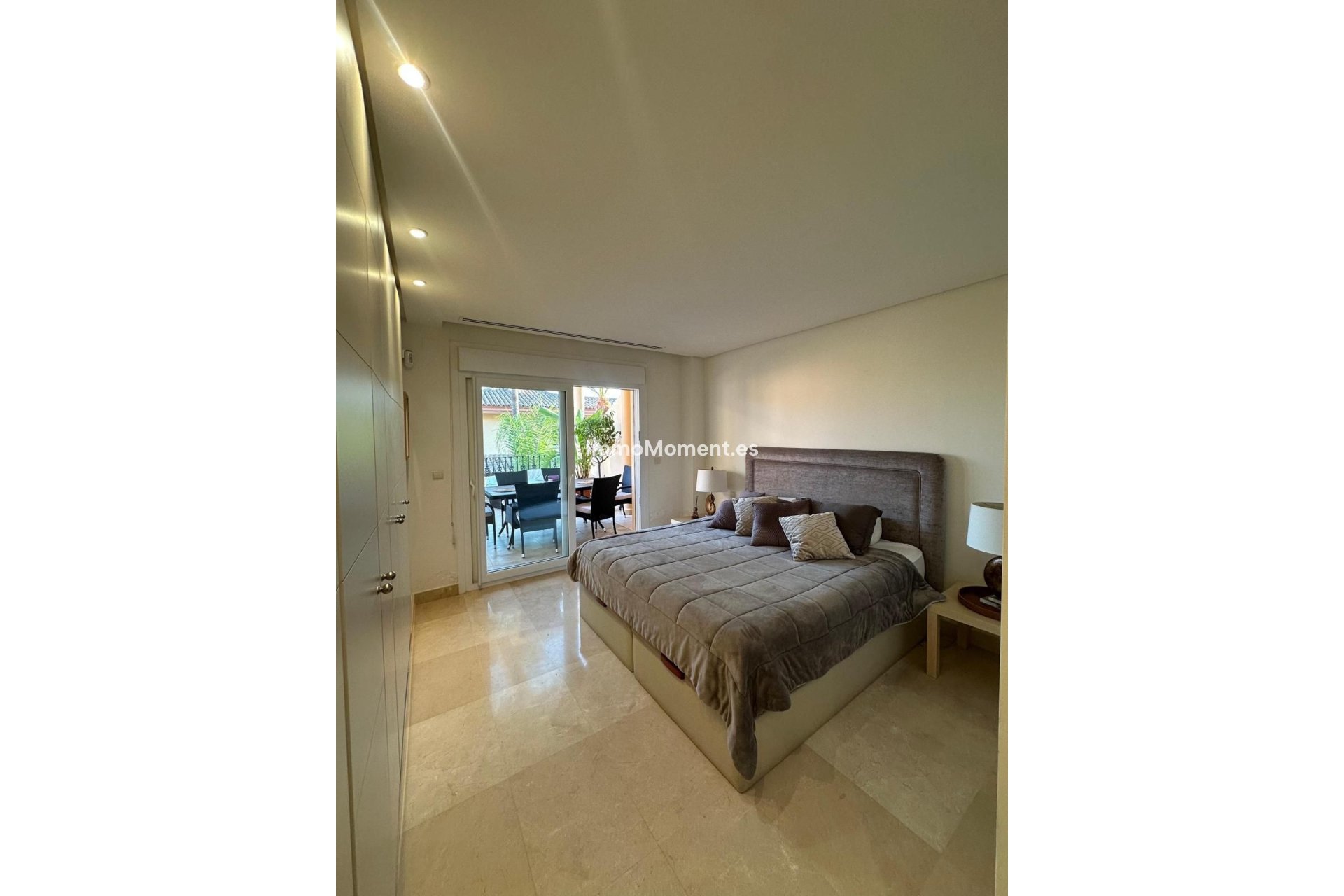Resale - Apartment - Marbella - Nueva Andalucía