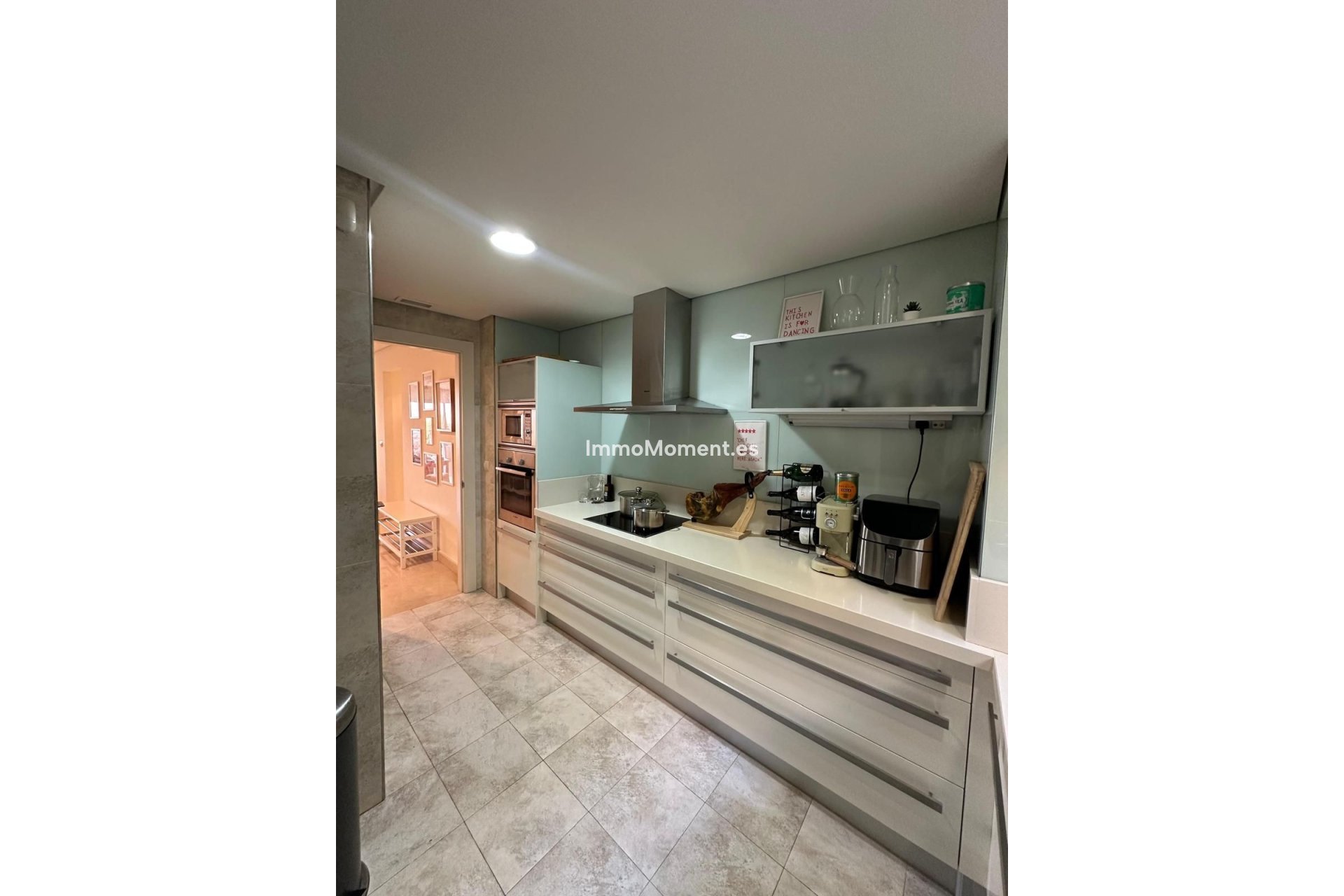 Resale - Apartment - Marbella - Nueva Andalucía