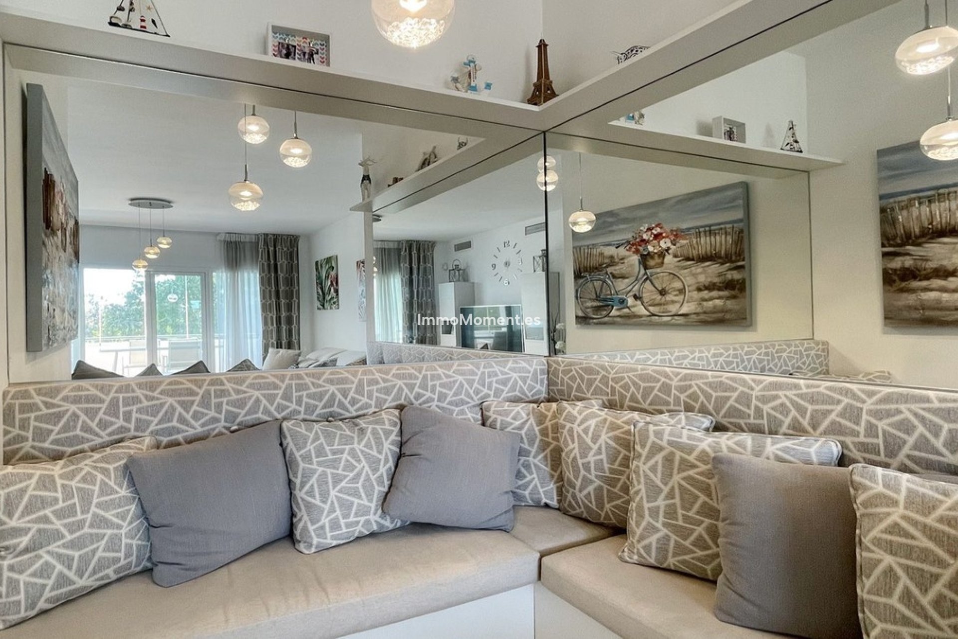 Resale - Apartment - Marbella - Nueva Andalucía