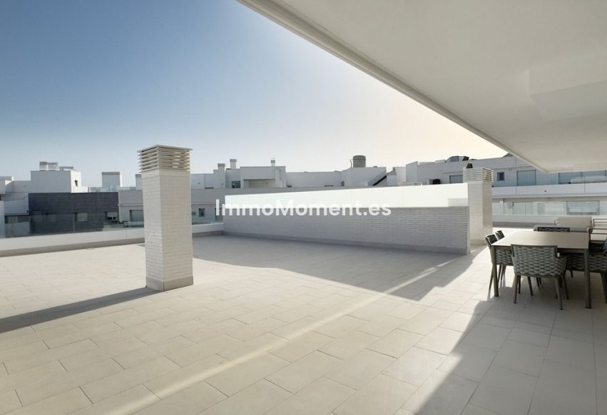 Resale - Apartment - Marbella - Nueva Andalucía