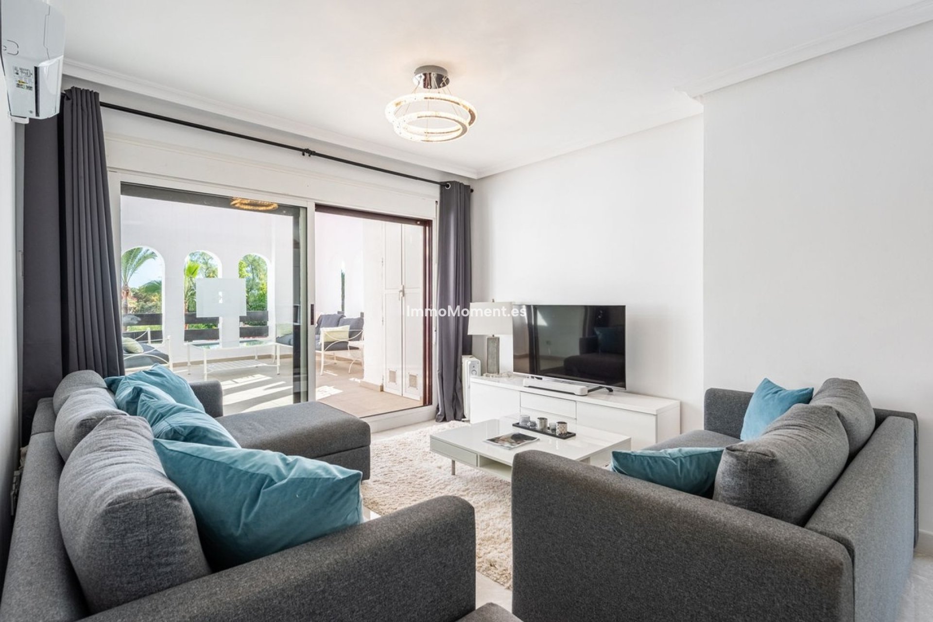 Resale - Apartment - Marbella - Nueva Andalucía