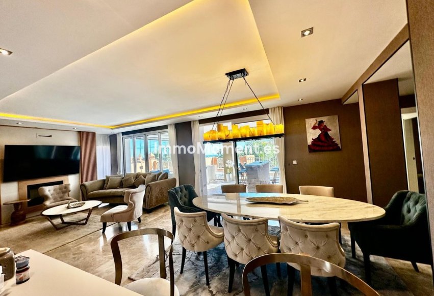 Resale - Apartment - Marbella - Nueva Andalucía