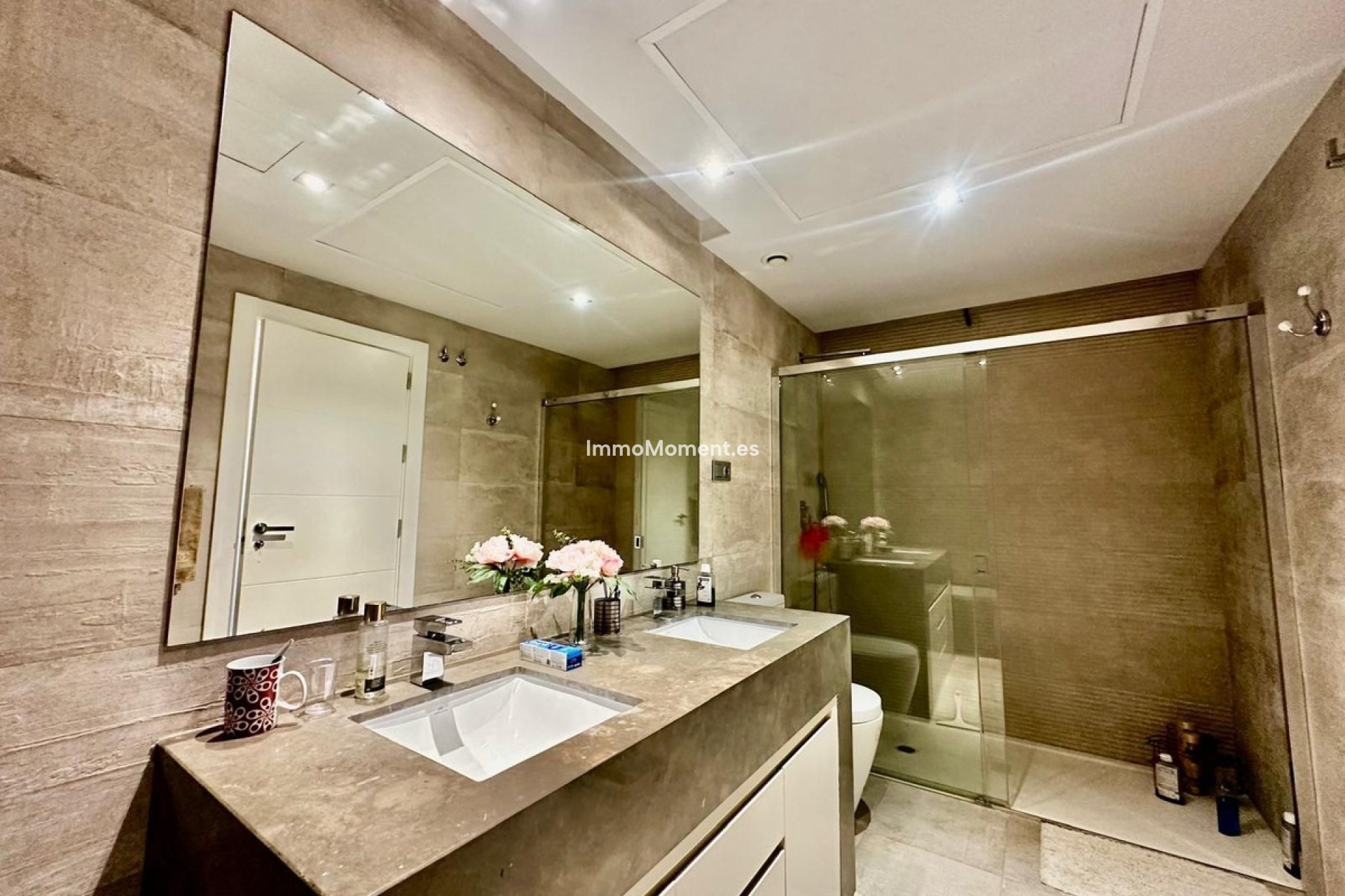 Resale - Apartment - Marbella - Nueva Andalucía