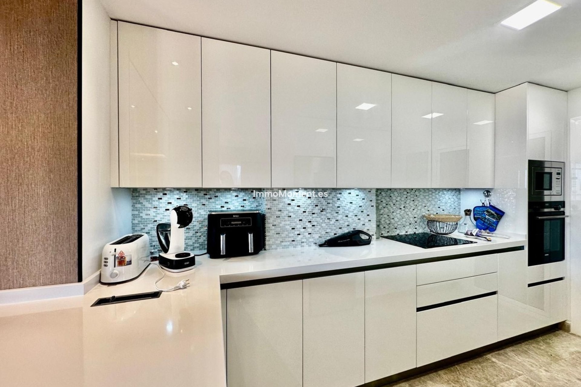 Resale - Apartment - Marbella - Nueva Andalucía