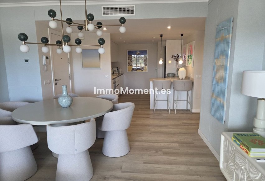 Resale - Apartment - Marbella - Nueva Andalucía