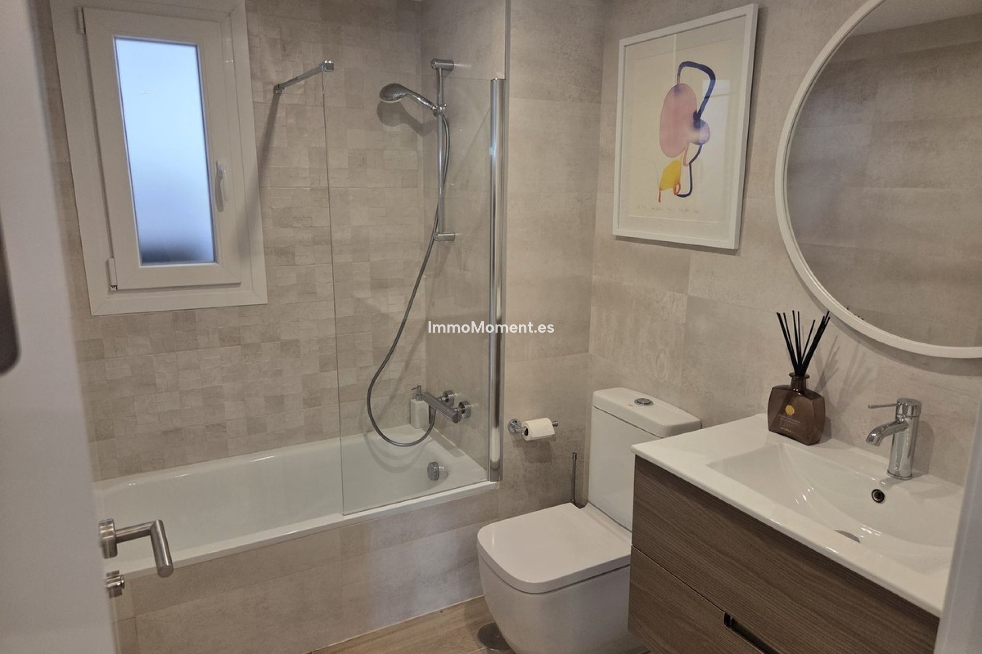 Resale - Apartment - Marbella - Nueva Andalucía
