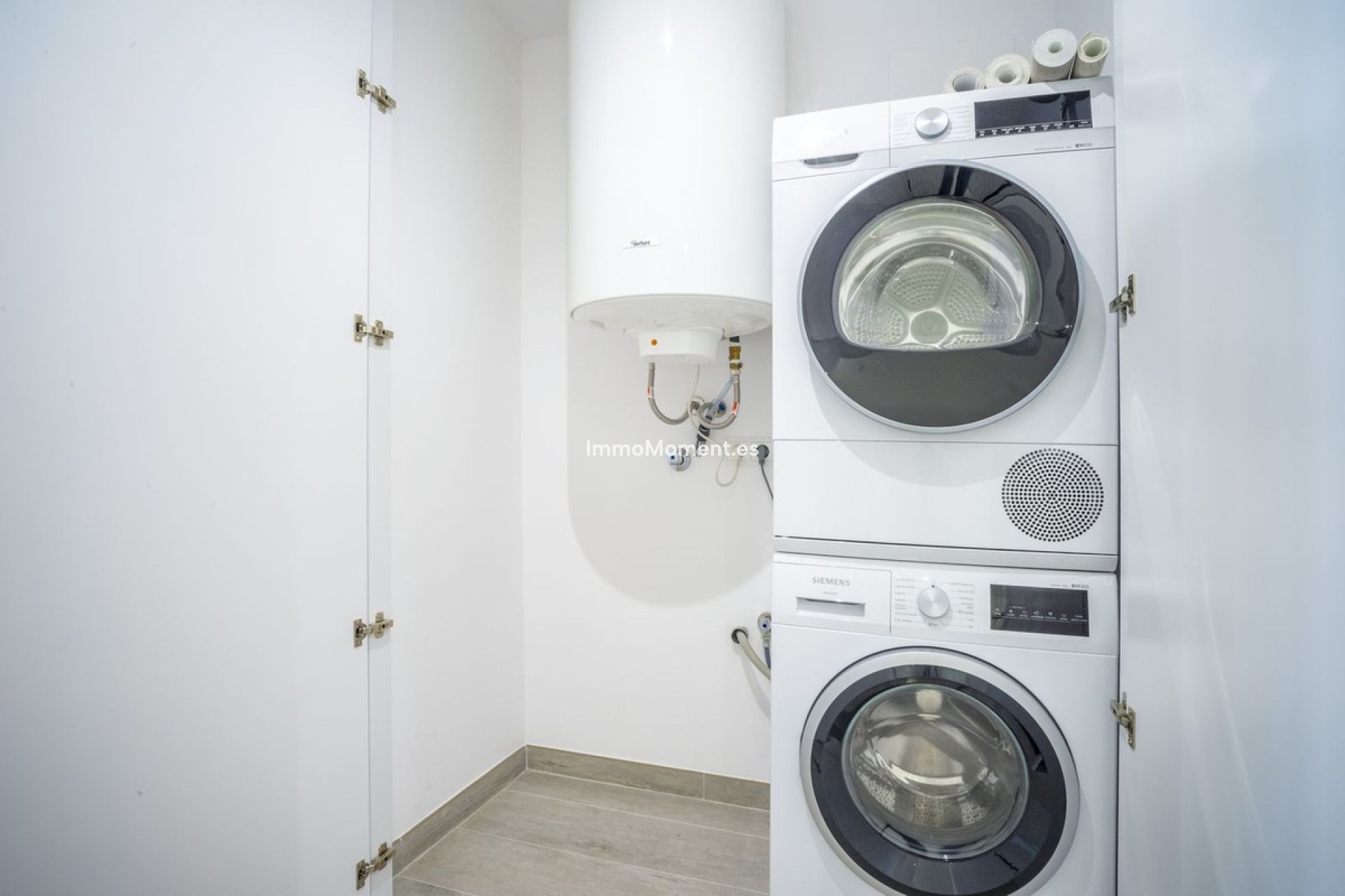 Resale - Apartment - Marbella - Nueva Andalucía