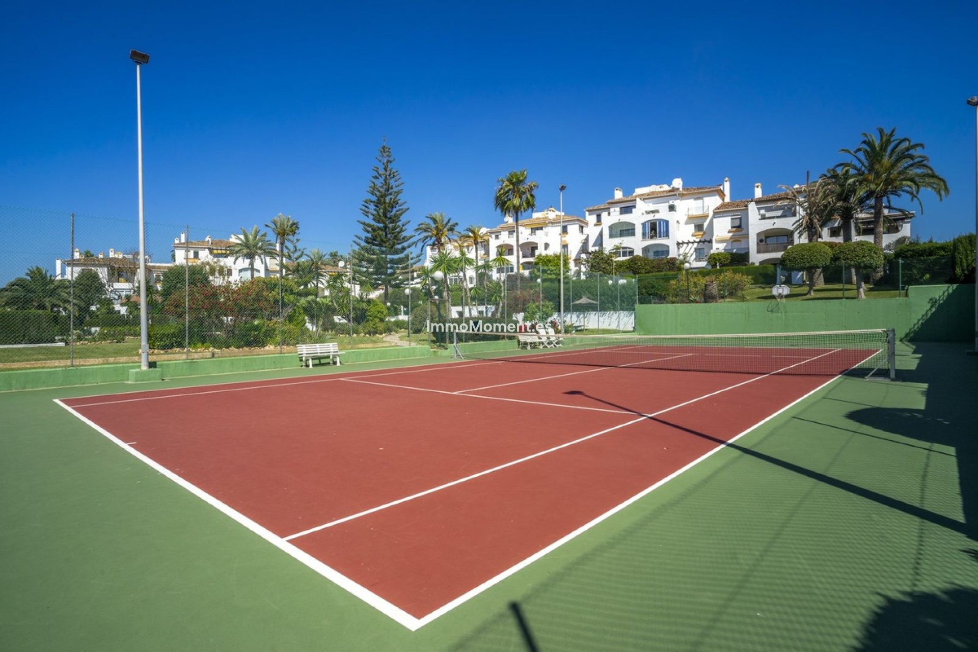 Resale - Apartment - Marbella - Nueva Andalucía