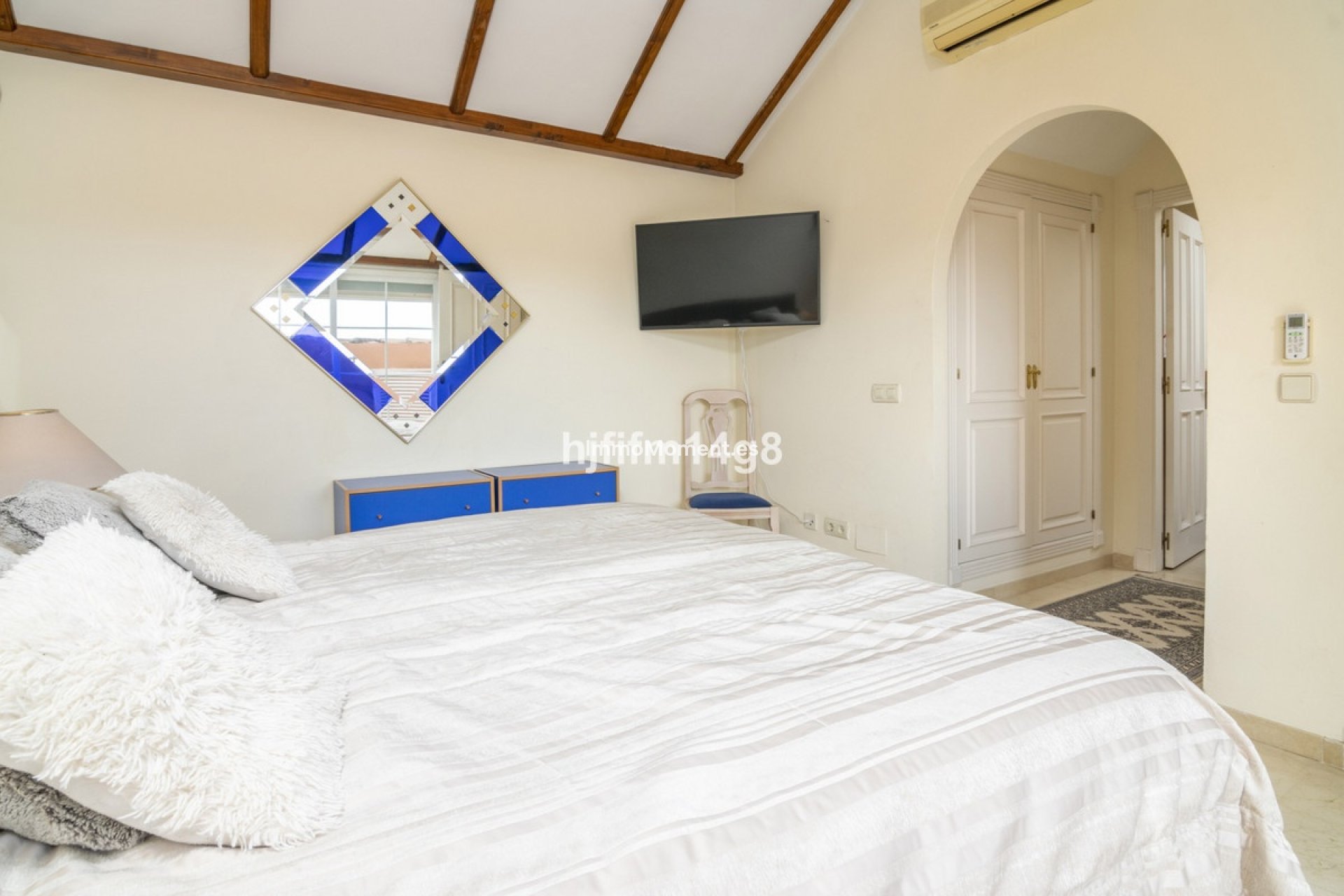 Resale - Apartment - Marbella - Nueva Andalucía