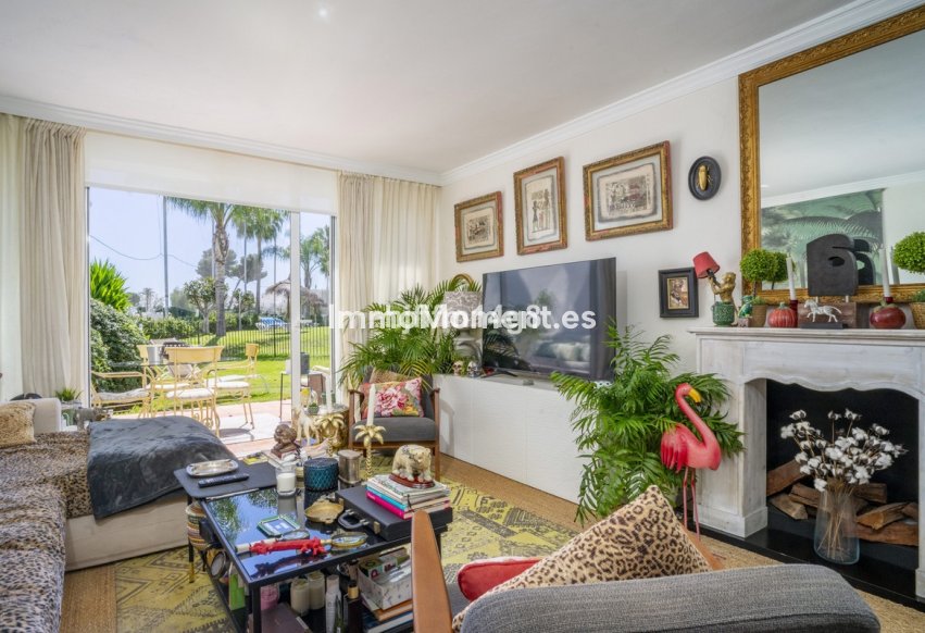 Resale - Apartment - Marbella - Nueva Andalucía
