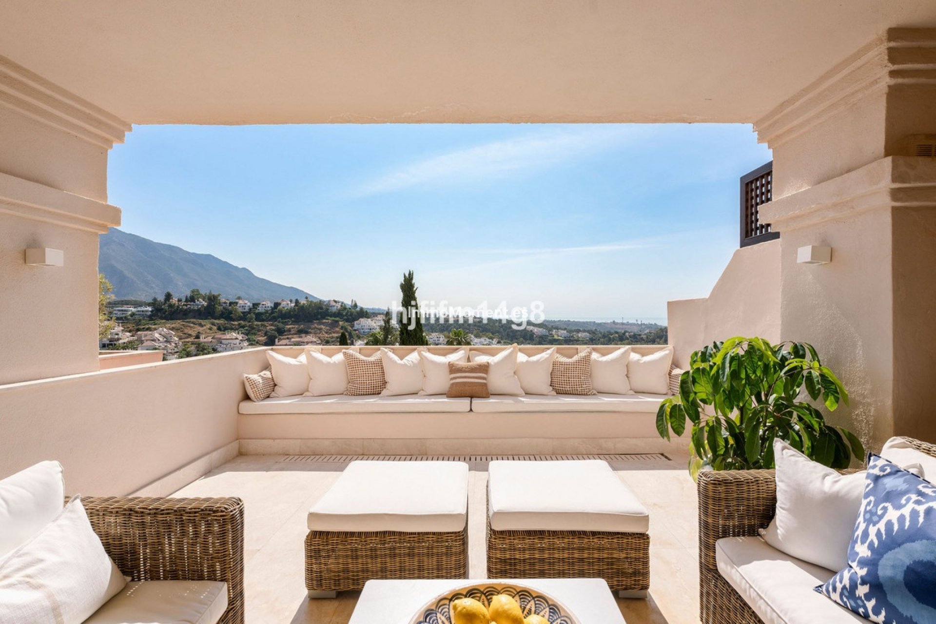 Resale - Apartment - Marbella - Nueva Andalucía