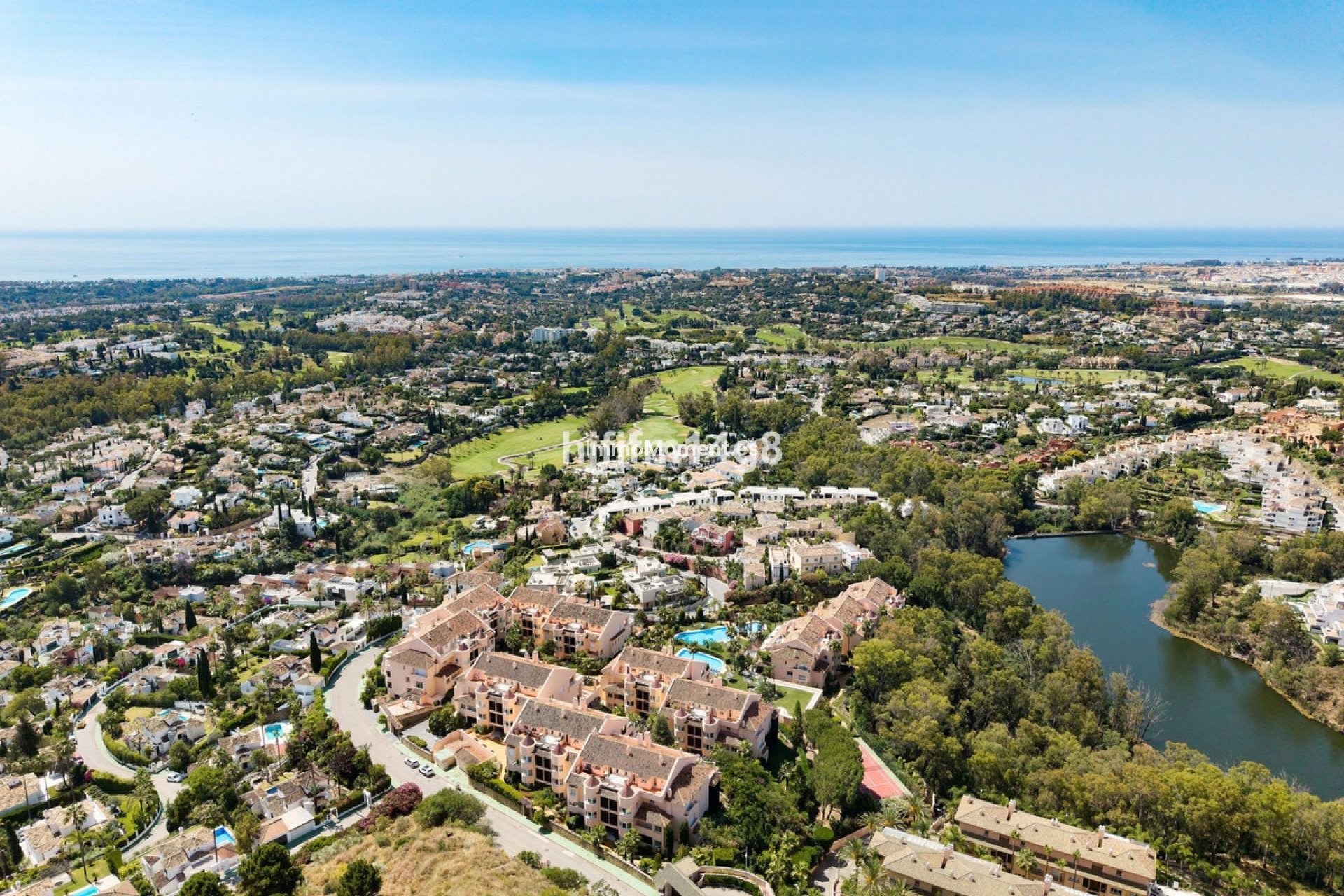 Resale - Apartment - Marbella - Nueva Andalucía