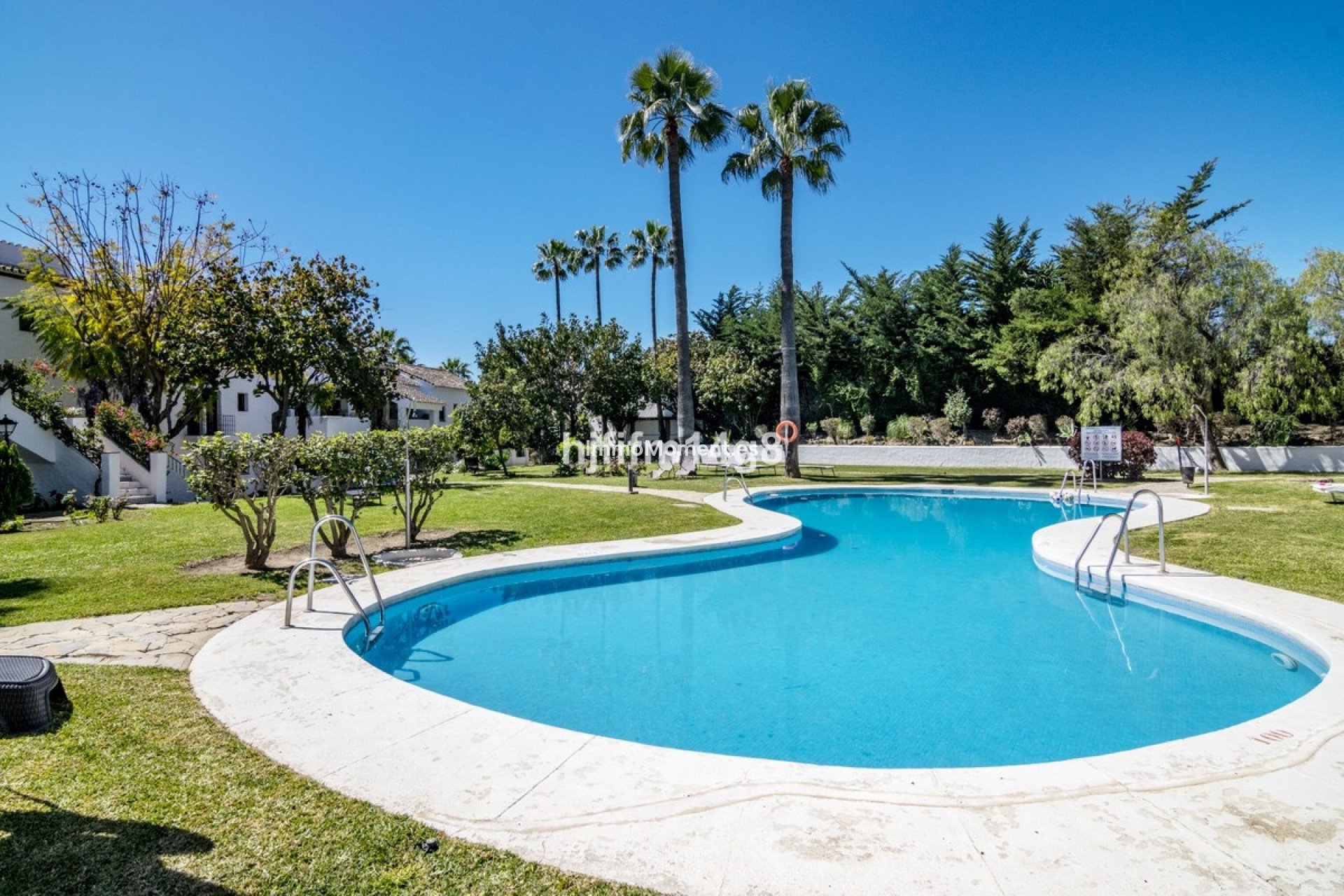 Resale - Apartment - Marbella - Nueva Andalucía