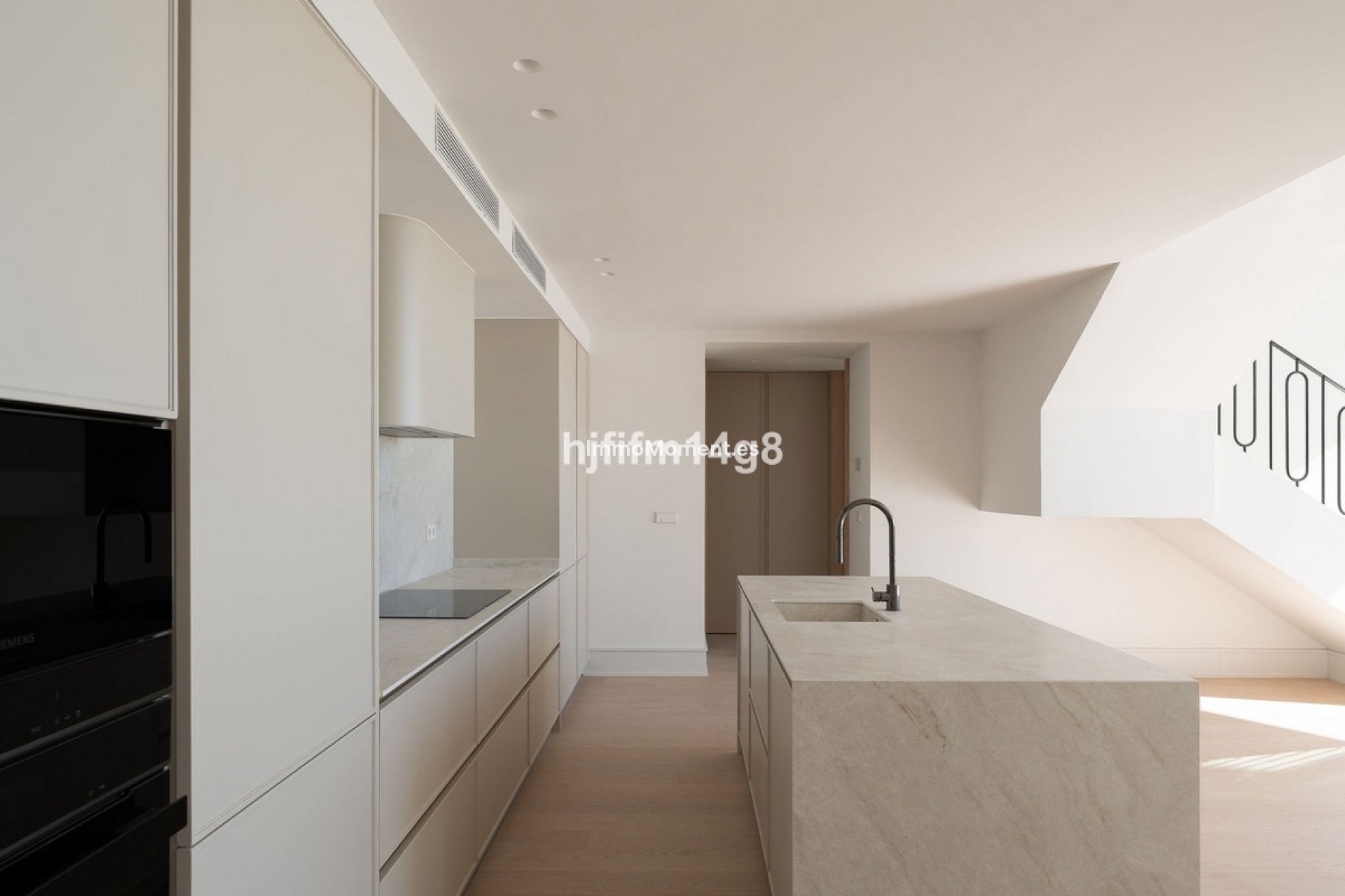 Resale - Apartment - Marbella - Nueva Andalucía