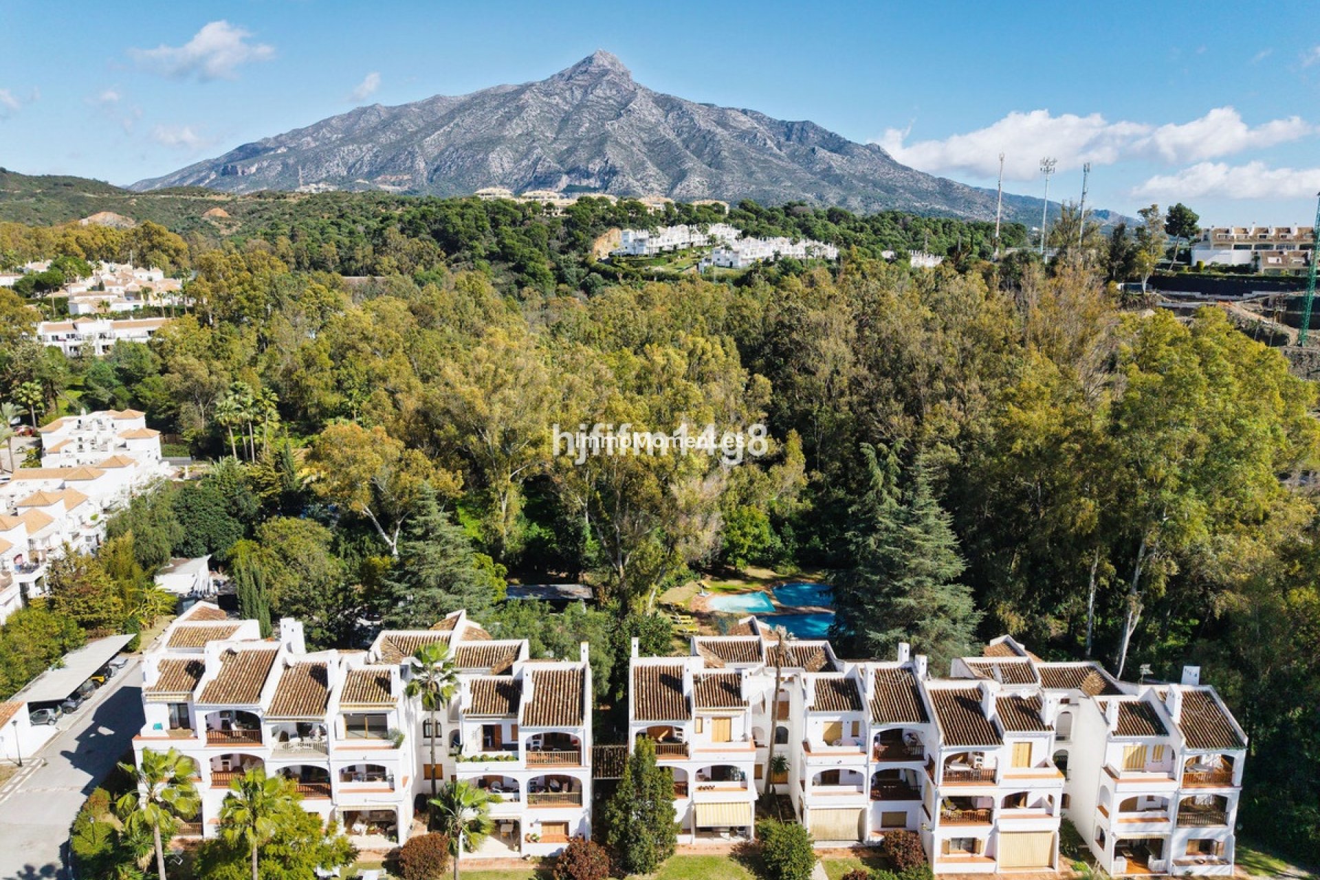 Resale - Apartment - Marbella - Nueva Andalucía
