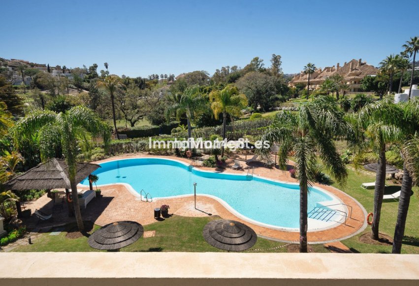 Resale - Apartment - Marbella - Nueva Andalucía