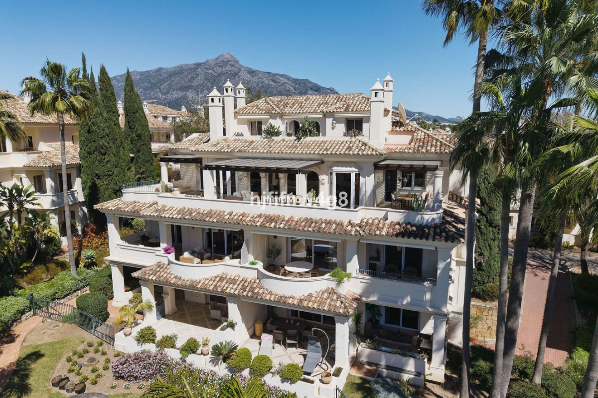 Resale - Apartment - Marbella - Nueva Andalucía