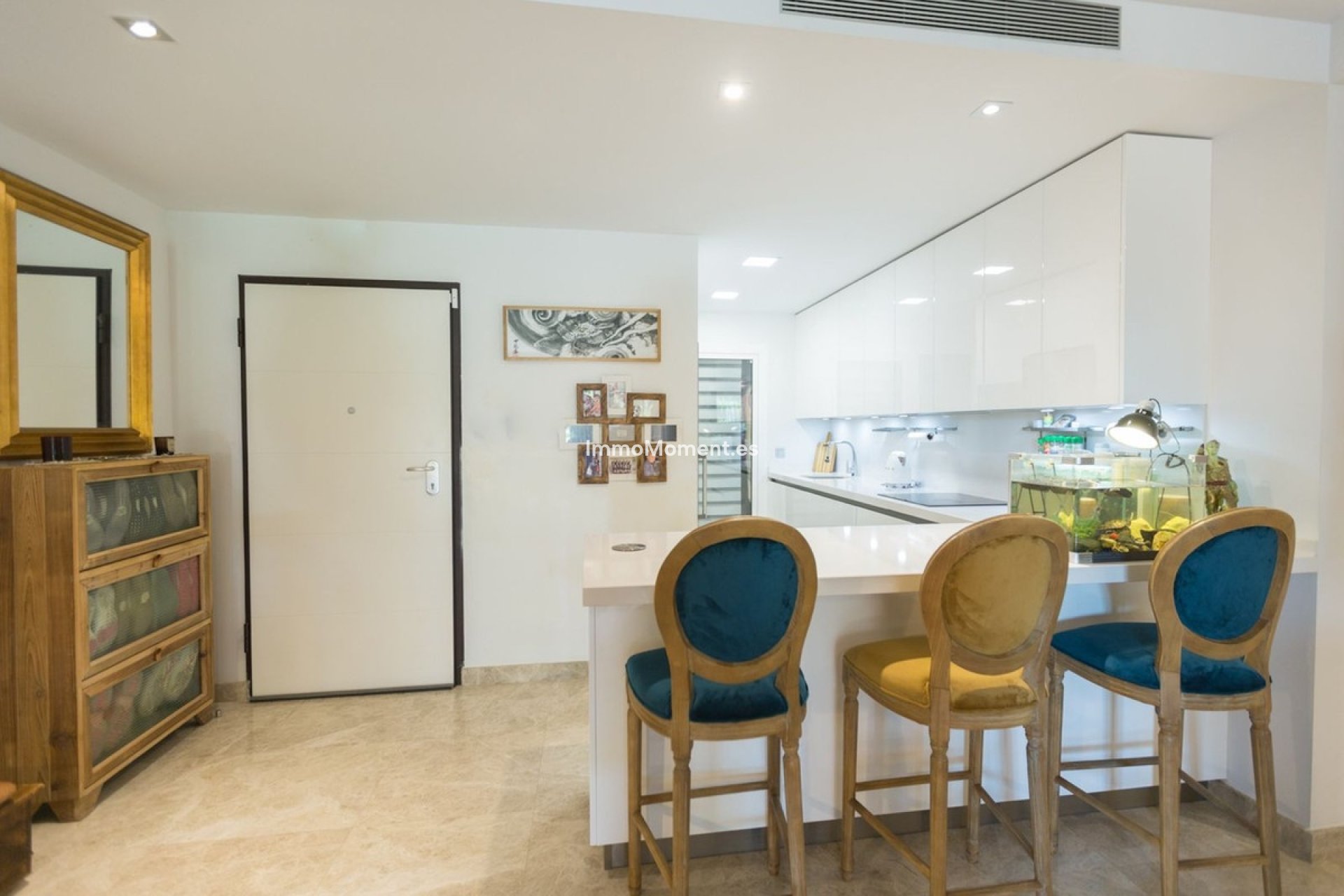 Resale - Apartment - Marbella - Nueva Andalucía