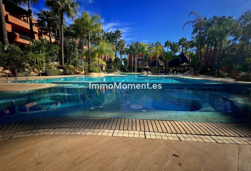 Resale - Apartment - Marbella - Nueva Andalucía