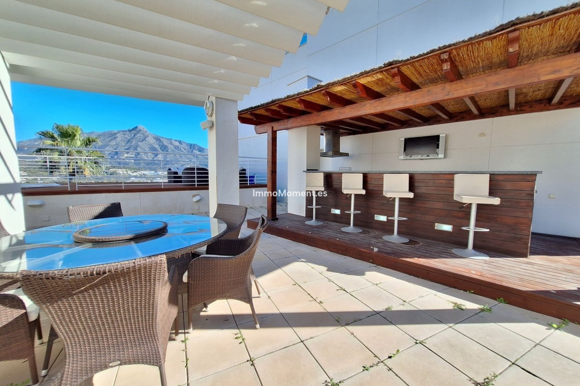 Resale - Apartment - Marbella - Nueva Andalucía