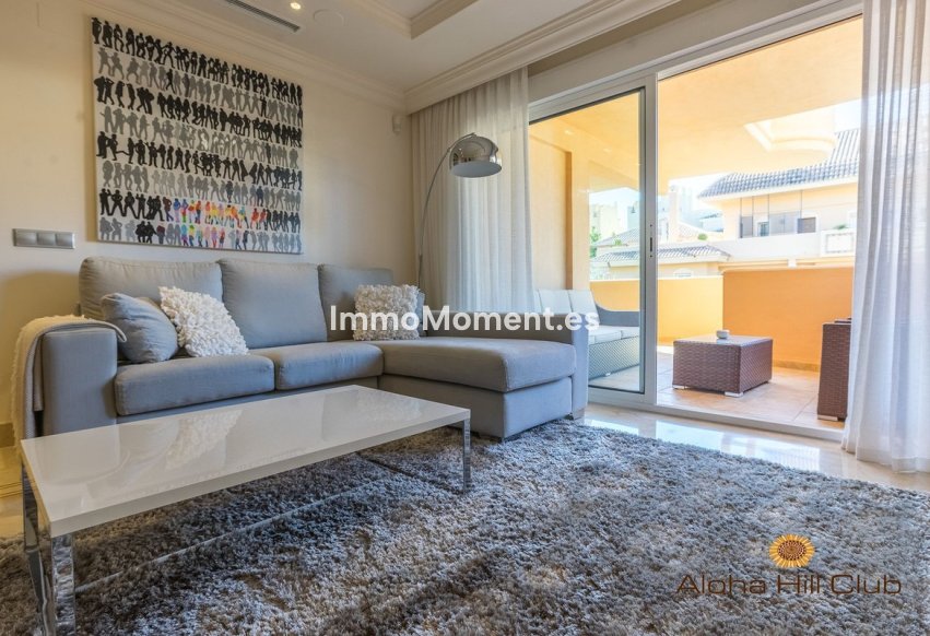 Resale - Apartment - Marbella - Nueva Andalucía