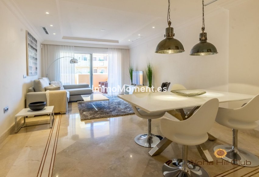 Resale - Apartment - Marbella - Nueva Andalucía