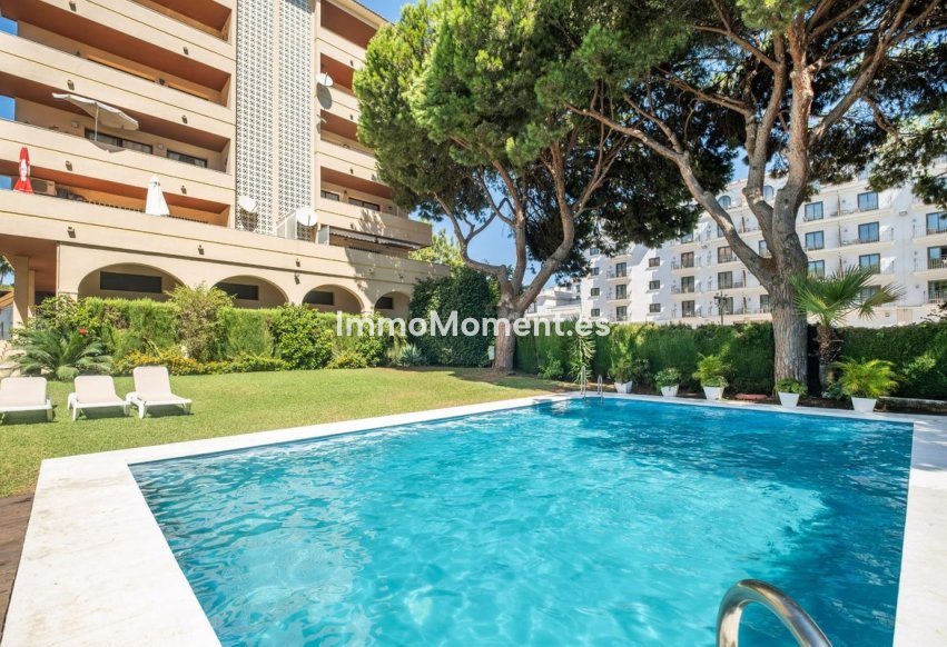 Resale - Apartment - Marbella - Nueva Andalucía