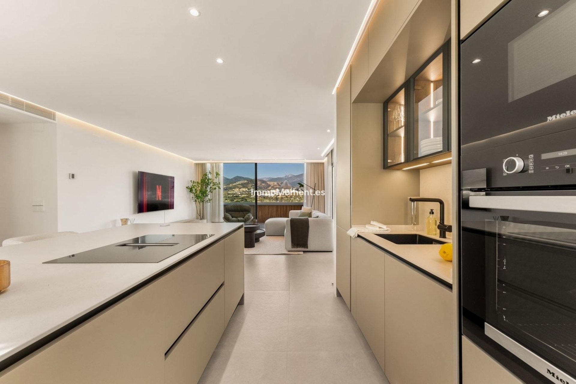 Resale - Apartment - Marbella - Nueva Andalucía