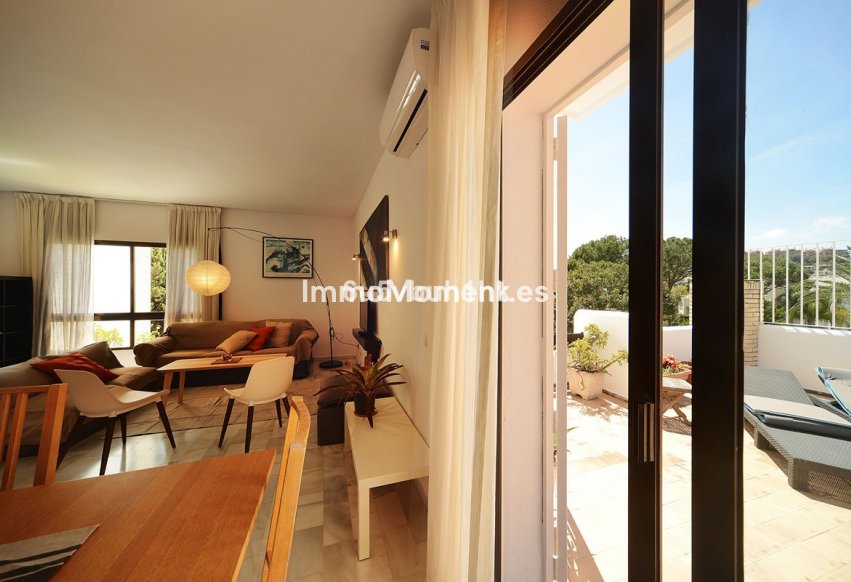 Resale - Apartment - Marbella - Nueva Andalucía
