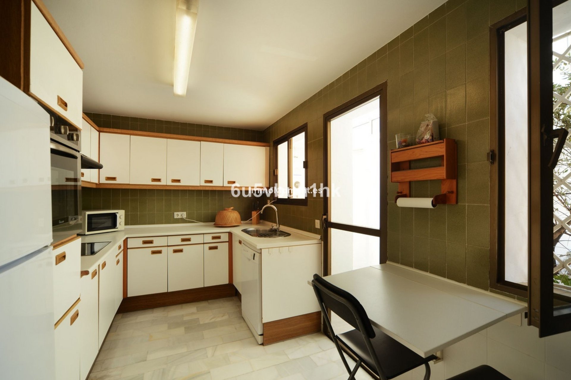 Resale - Apartment - Marbella - Nueva Andalucía