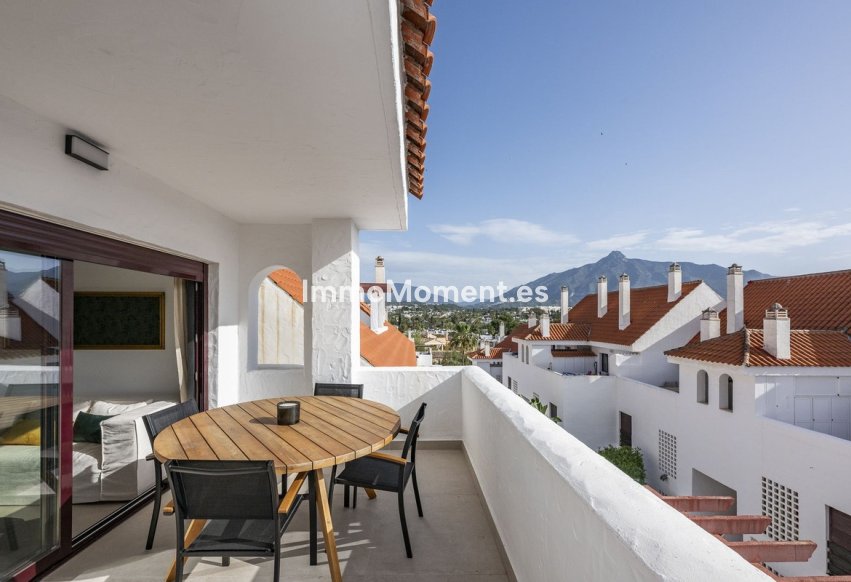 Resale - Apartment - Marbella - Nueva Andalucía