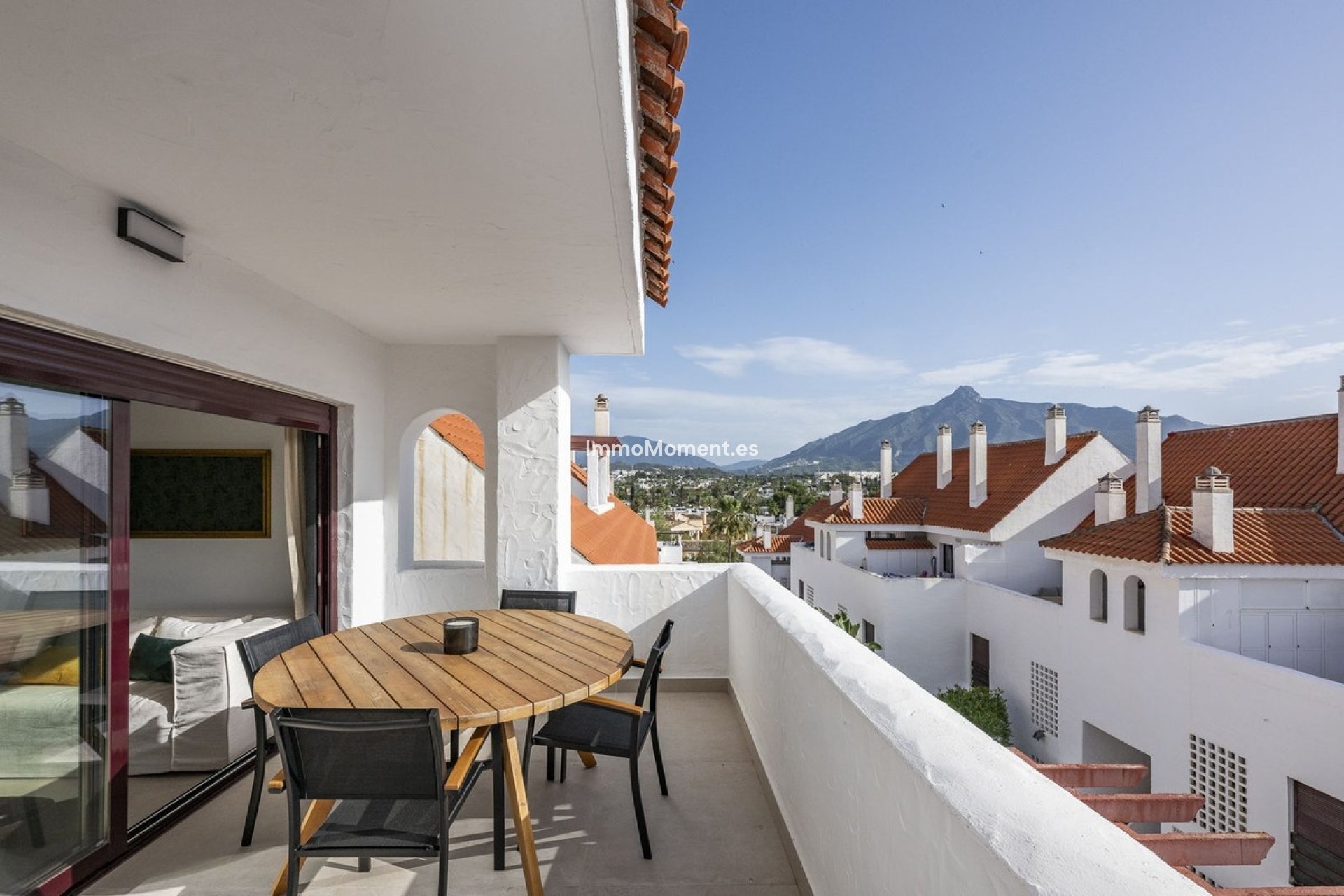 Resale - Apartment - Marbella - Nueva Andalucía