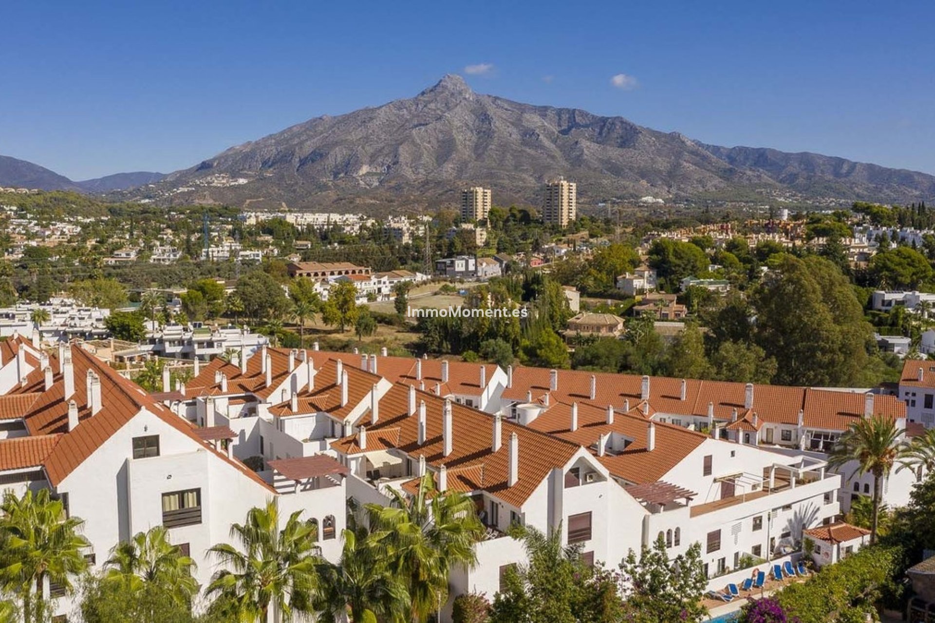 Resale - Apartment - Marbella - Nueva Andalucía