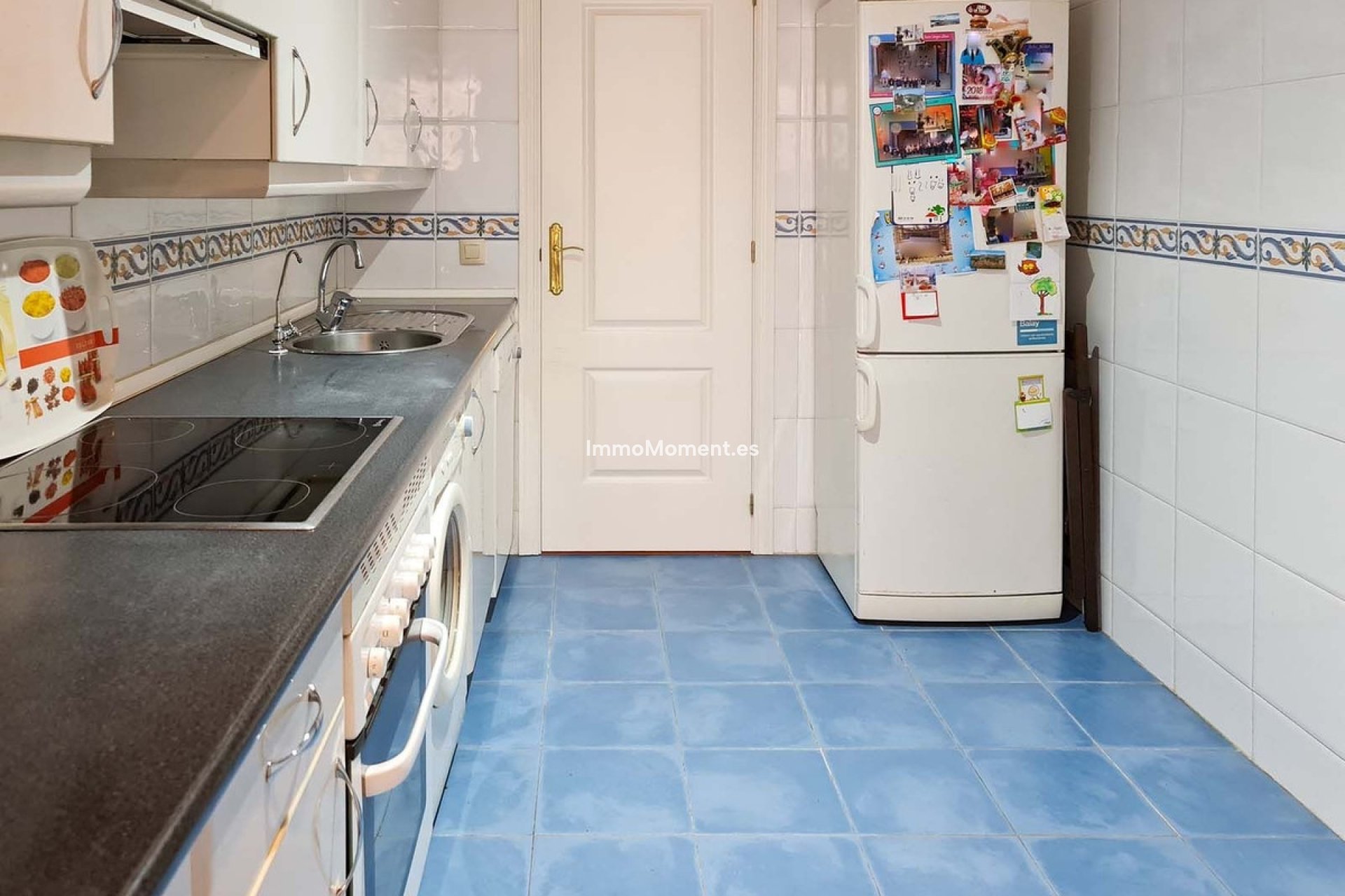 Resale - Apartment - Marbella - Nueva Andalucía