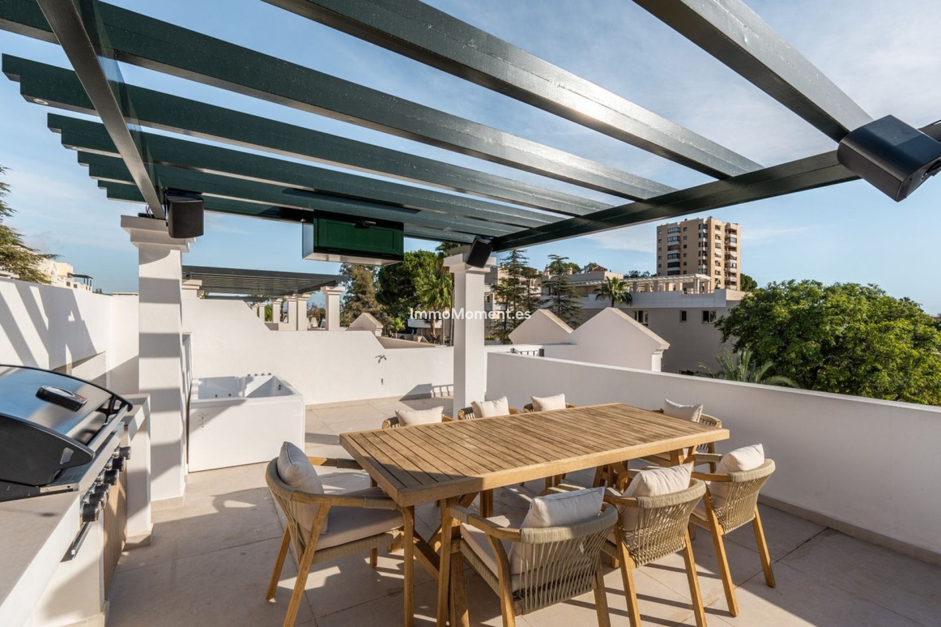 Resale - Apartment - Marbella - Nueva Andalucía