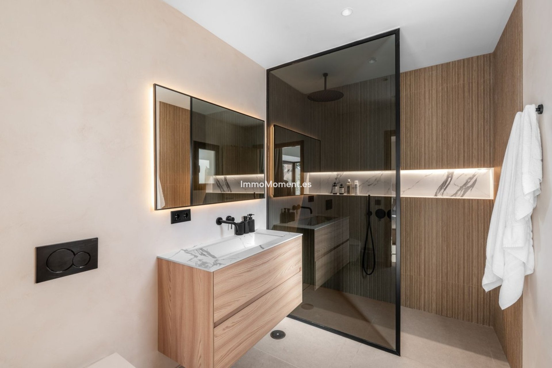 Resale - Apartment - Marbella - Nueva Andalucía