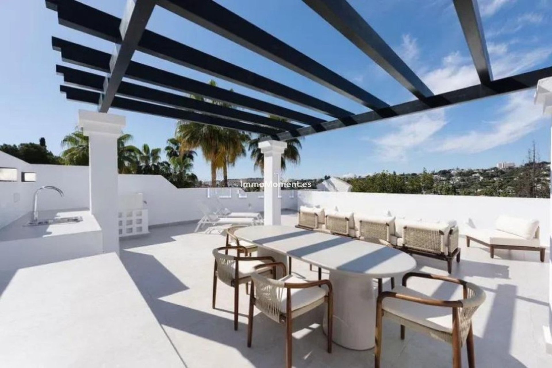 Resale - Apartment - Marbella - Nueva Andalucía