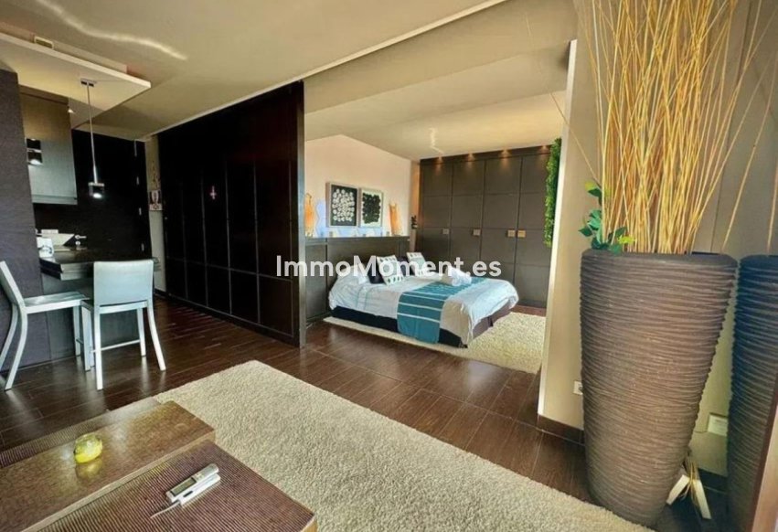 Resale - Apartment - Marbella - Nueva Andalucía