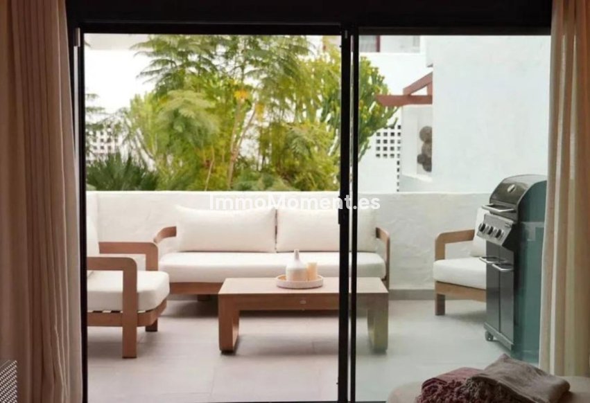 Resale - Apartment - Marbella - Nueva Andalucía