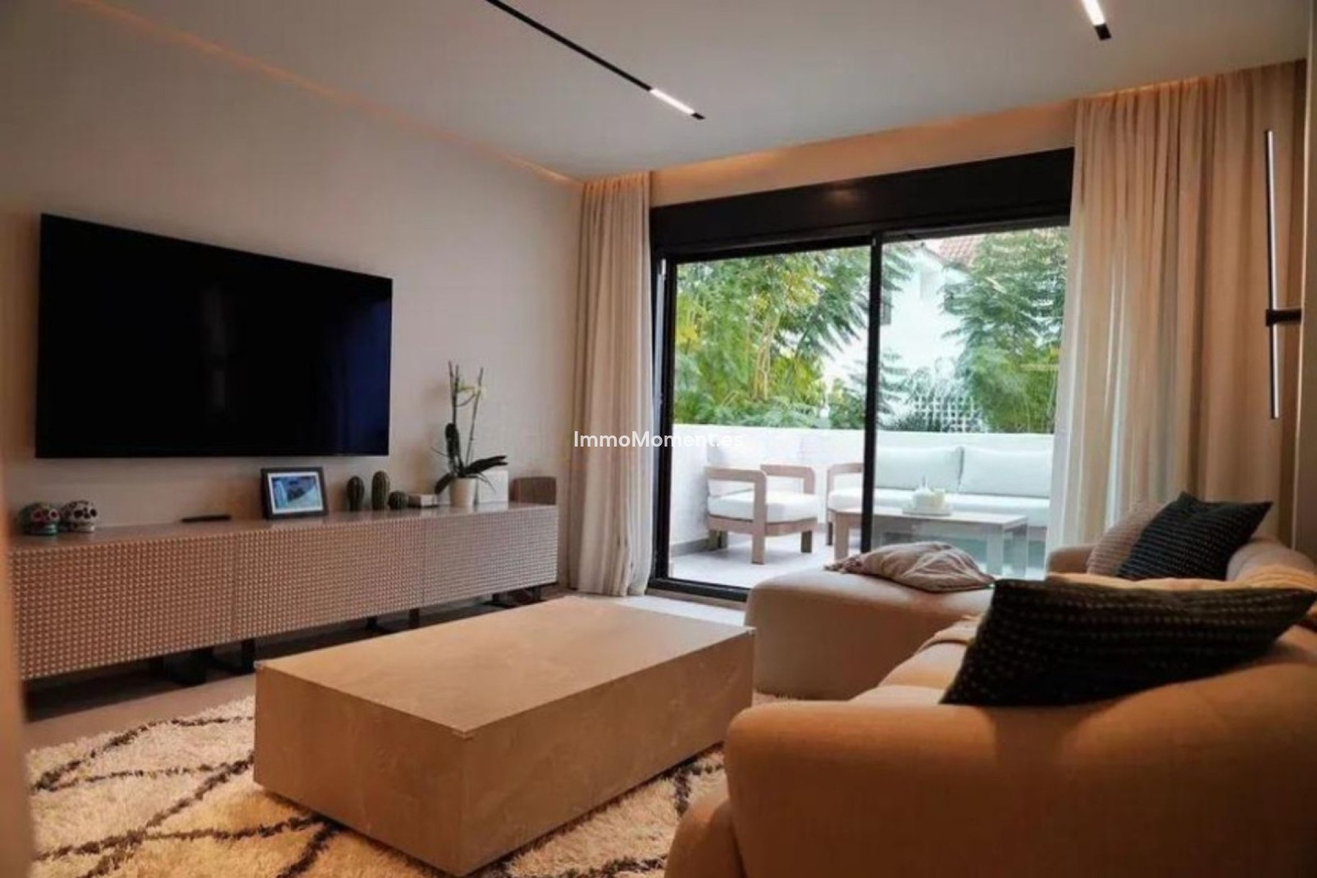 Resale - Apartment - Marbella - Nueva Andalucía