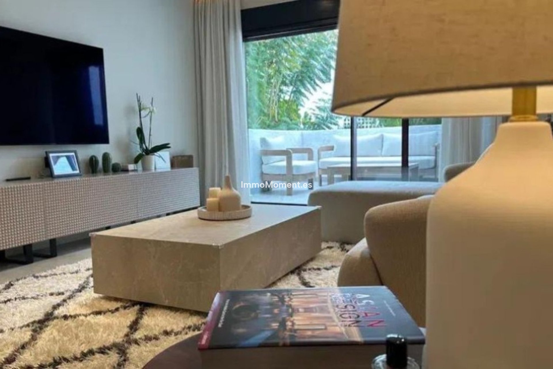 Resale - Apartment - Marbella - Nueva Andalucía