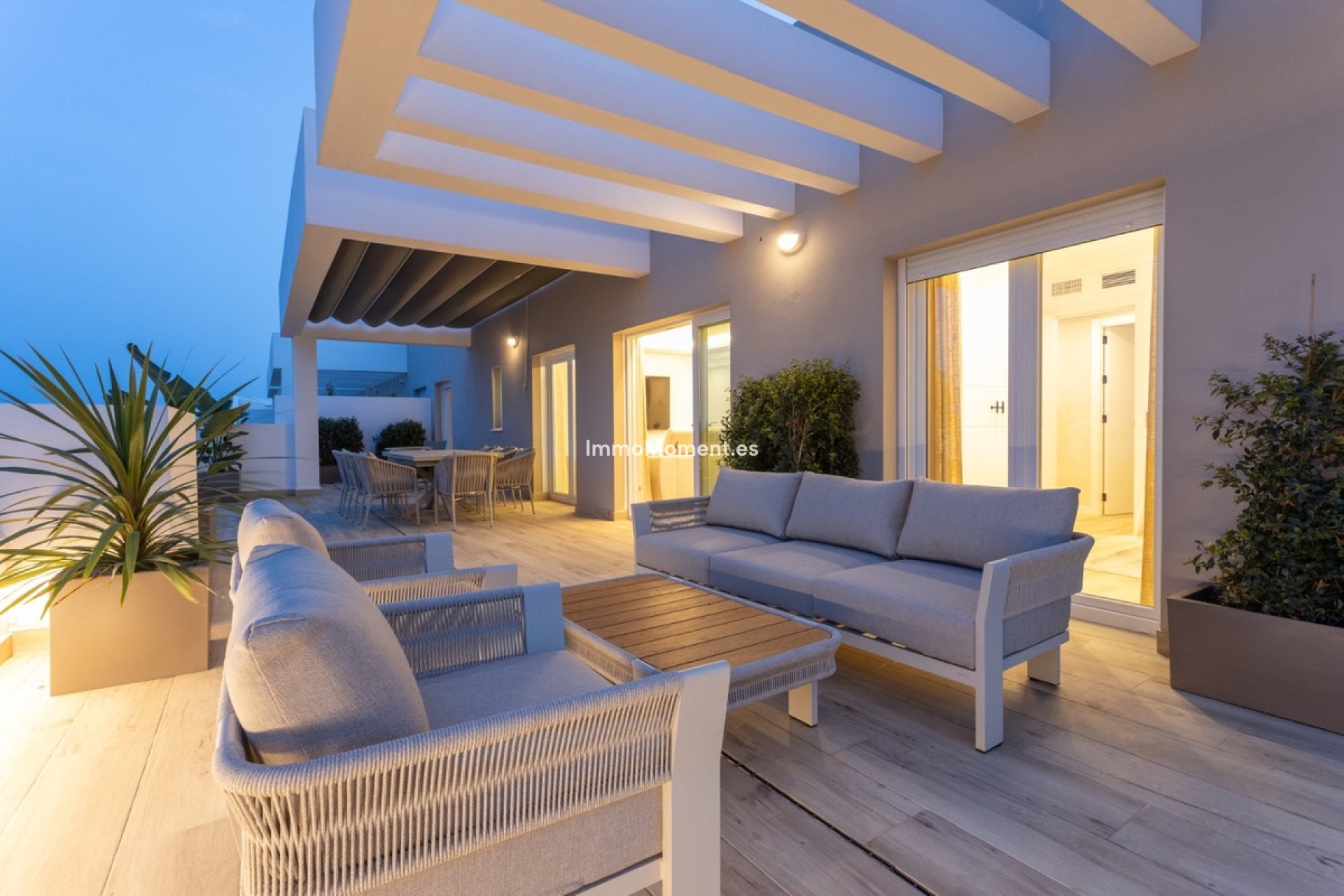 Resale - Apartment - Marbella - Nueva Andalucía