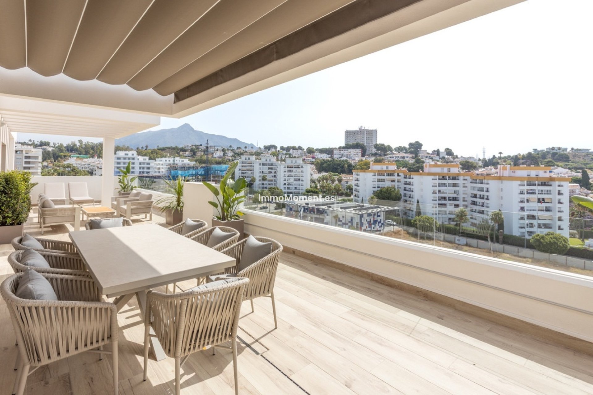 Resale - Apartment - Marbella - Nueva Andalucía