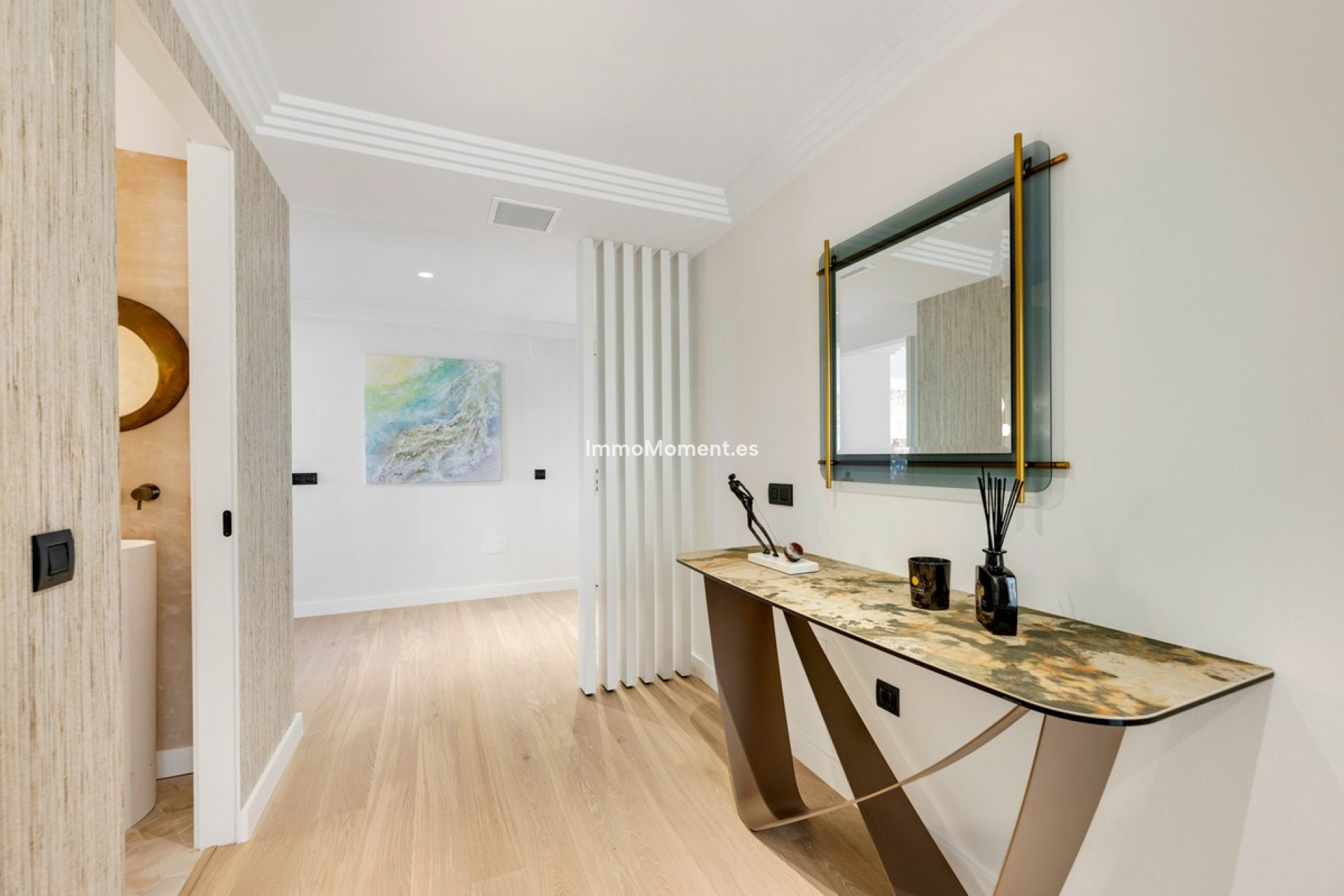 Resale - Apartment - Marbella - Nueva Andalucía