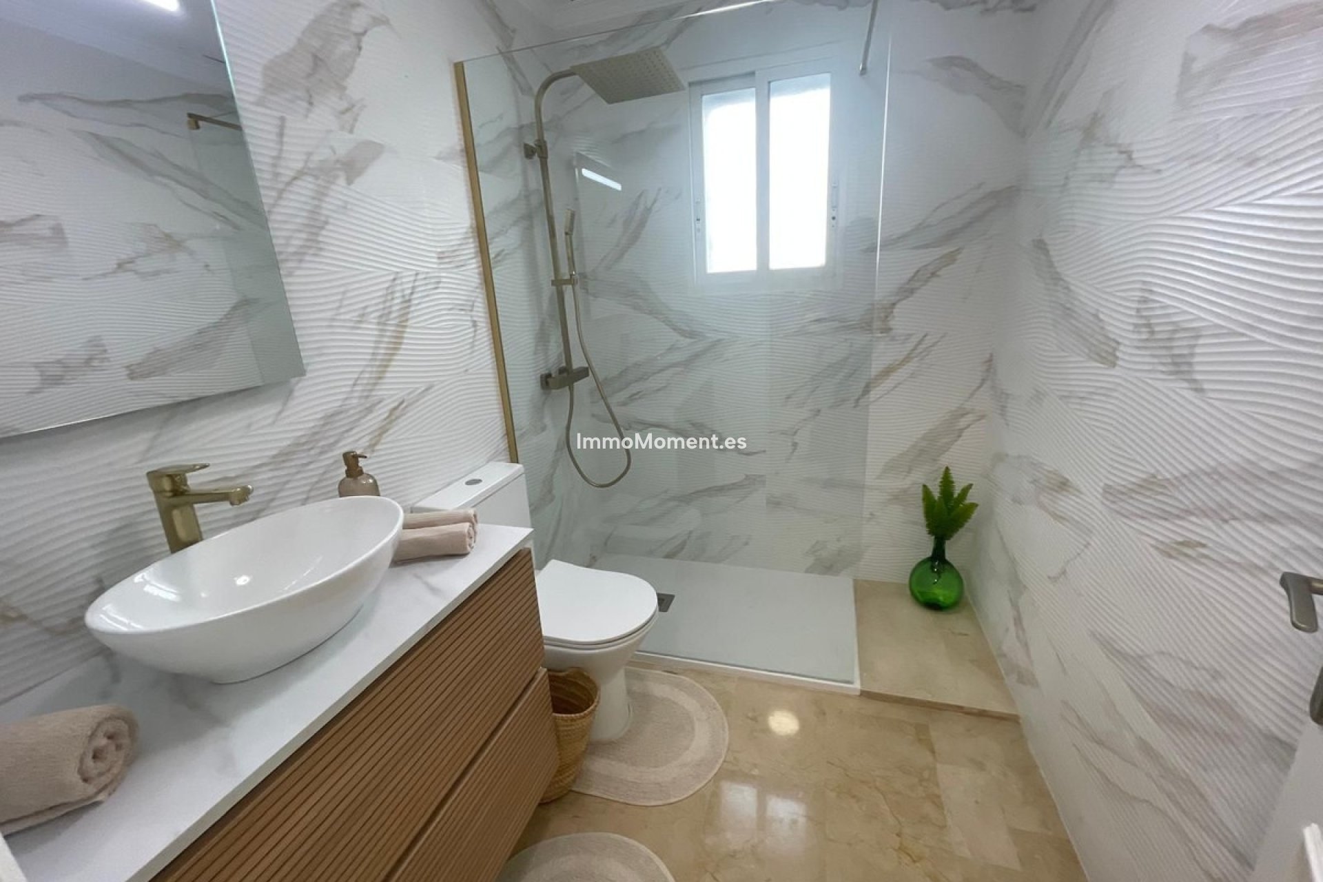 Resale - Apartment - Marbella - Nueva Andalucía