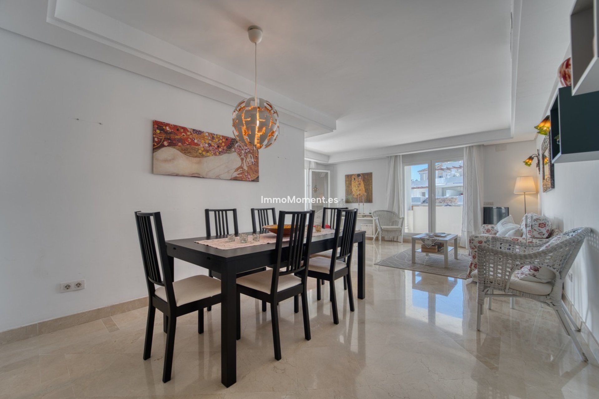 Resale - Apartment - Marbella - Nueva Andalucía